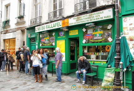 L'As du Fallafel is always busy